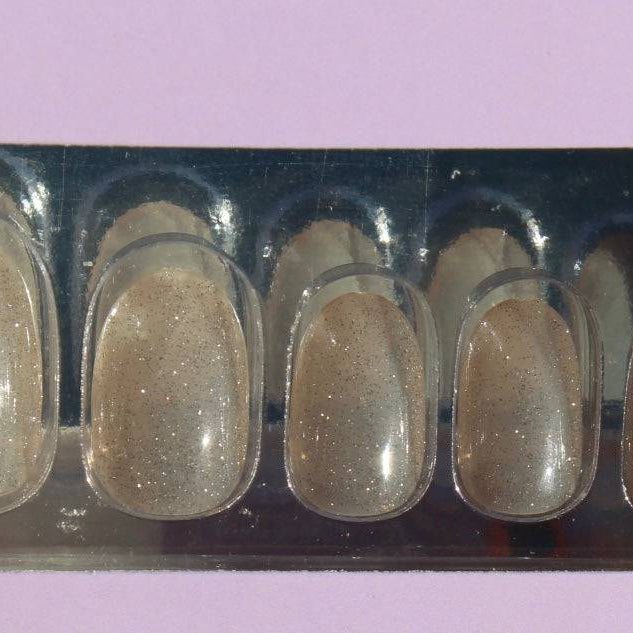 Set of Juliet glitter press-on nails on display