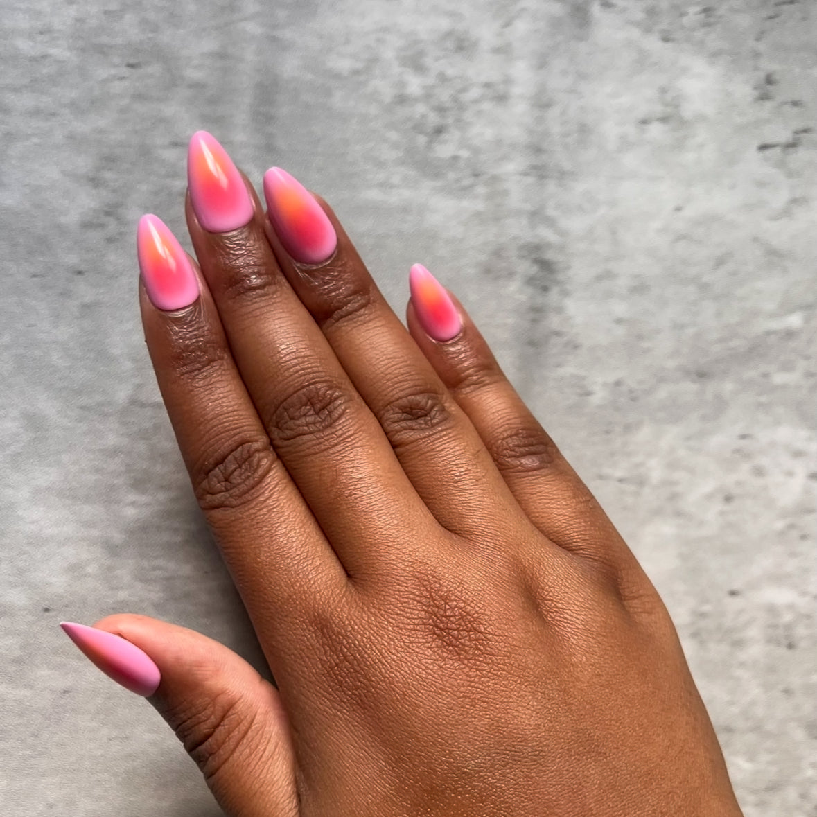 AURA 2 PRESS-ON NAILS KIT