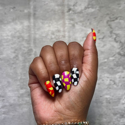 KIARA PRESS-ON NAILS KIT