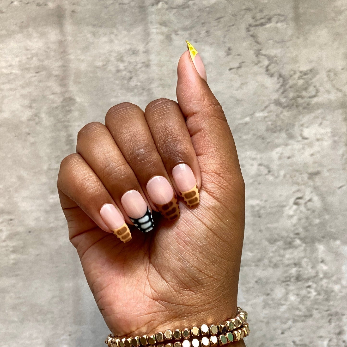 ROCHELLE PRESS-ON NAILS KIT