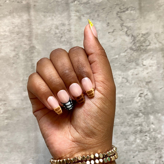 ROCHELLE PRESS-ON NAILS KIT