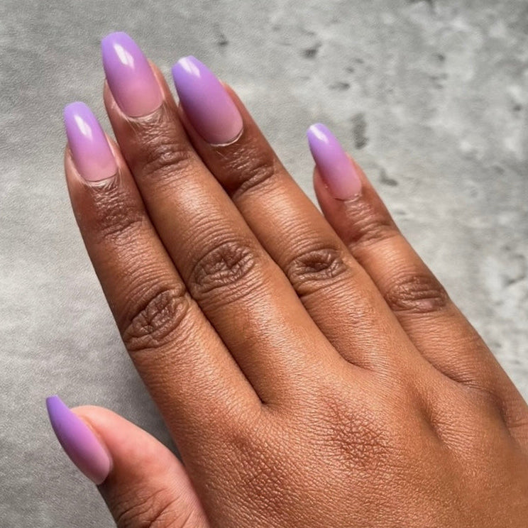 VIOLET PRESS-ON NAILS KIT
