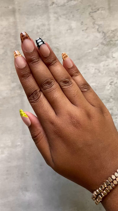 ROCHELLE PRESS-ON NAILS KIT