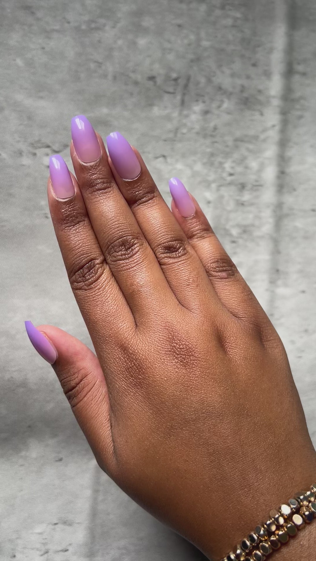 a short video of violet press-on nails. am almond shaped .medium length press-on nails